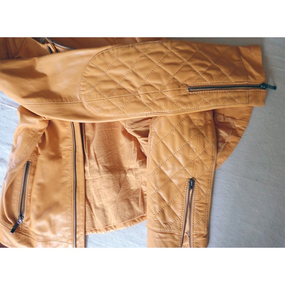 Stefanel Women 8 (fits like 4) Padded Leather Biker Jacket - Picture 7 of 15